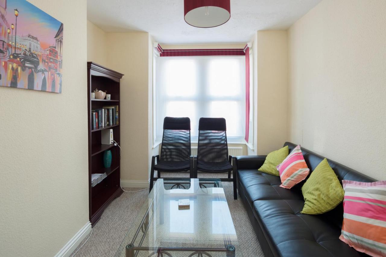 Stylish Modern By Kasar Stays Gillingham  Extérieur photo